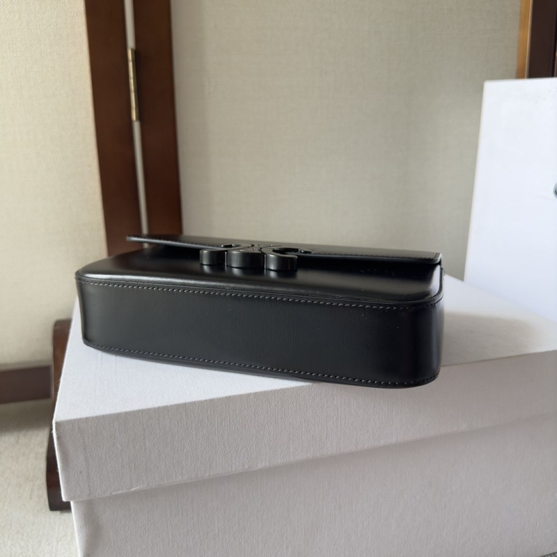 Ce1i*e triomphe bags